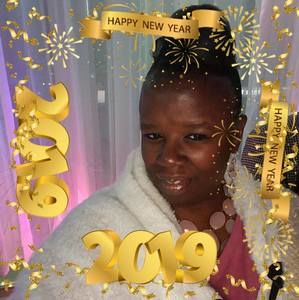 Meet your Posher, Mona